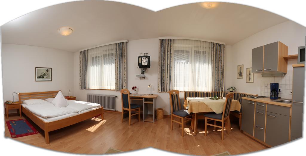 Hofer Guest House Villach Cameră foto